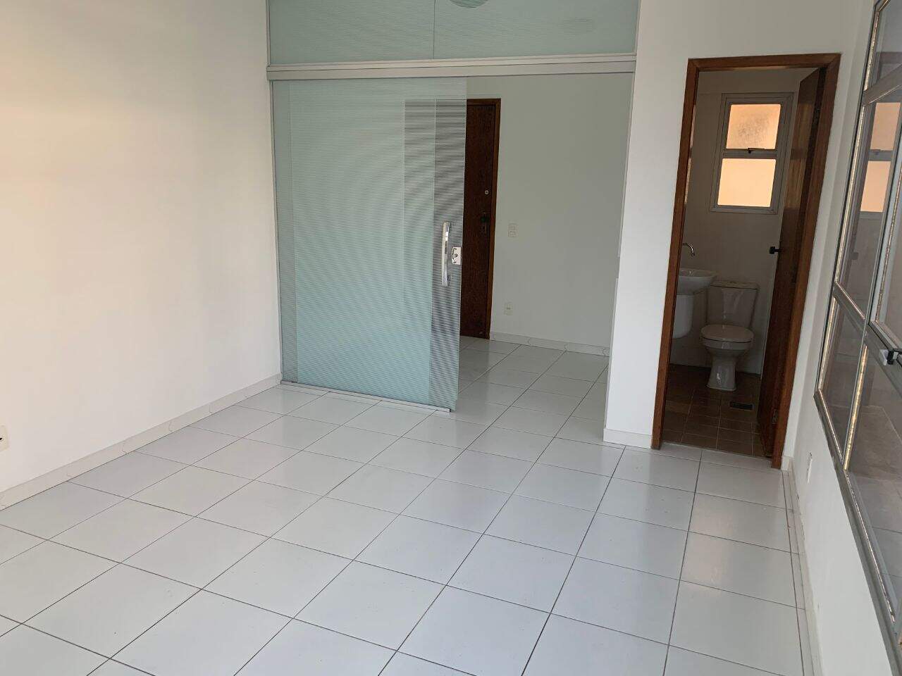 Sala para aluguel, no Barro Preto.: NULL