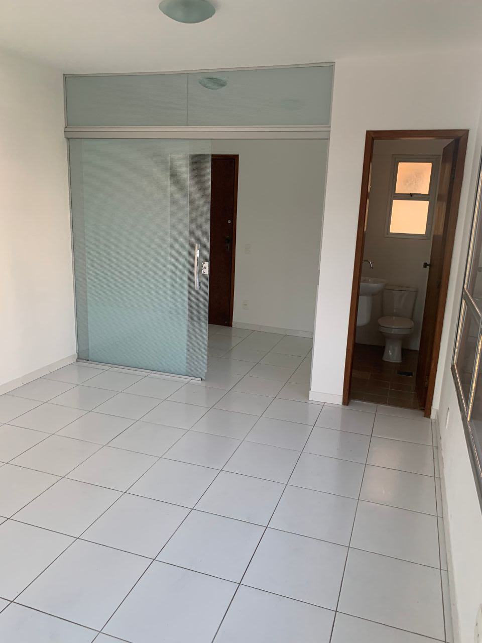 Sala para aluguel, no Barro Preto.: NULL