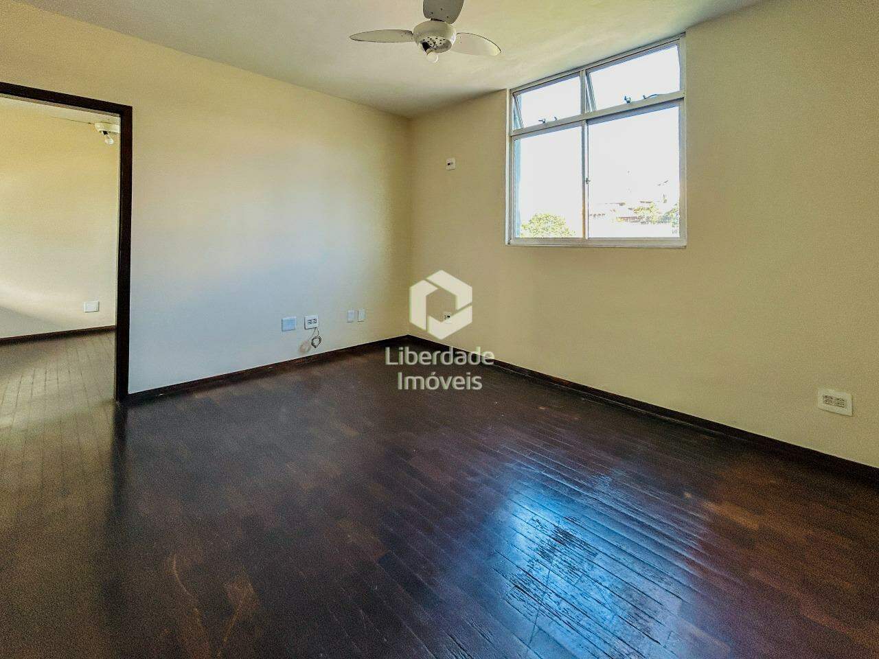Apartamento para aluguel, 3 quartos no Colégio Batista.: 