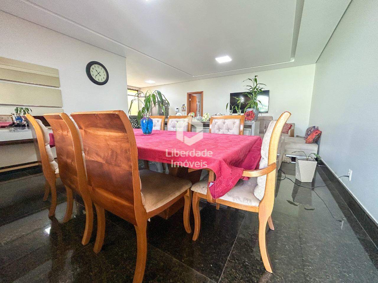 Casa à venda, 3 quartos no Caiçara.: 