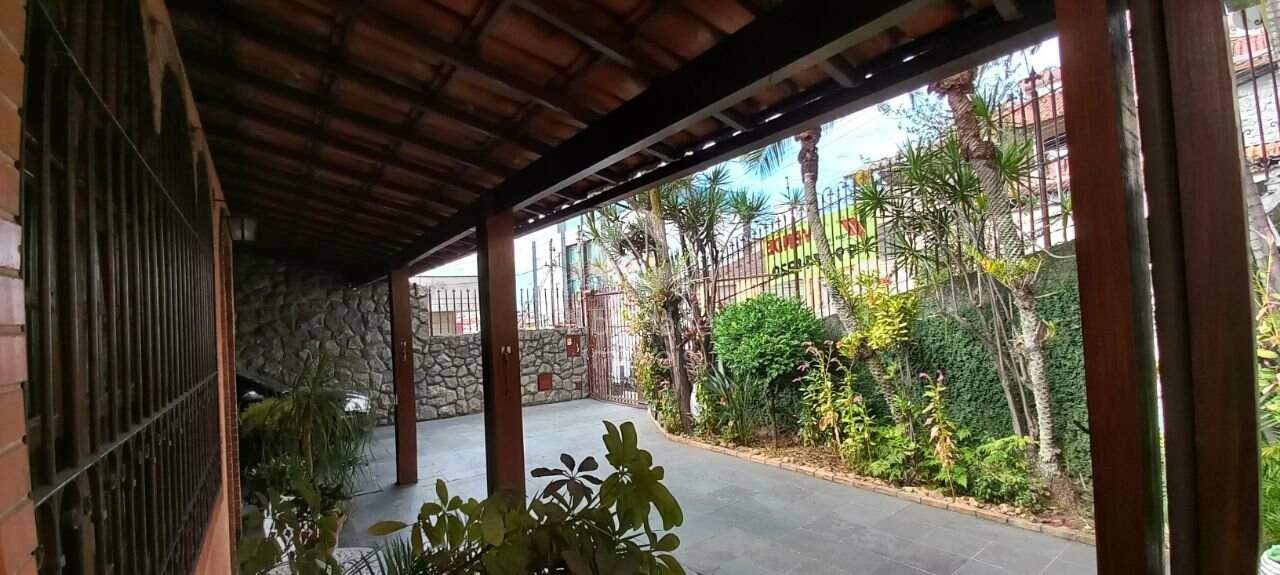 Casa Duplex à venda, 4 quartos no Colégio Batista.: NULL
