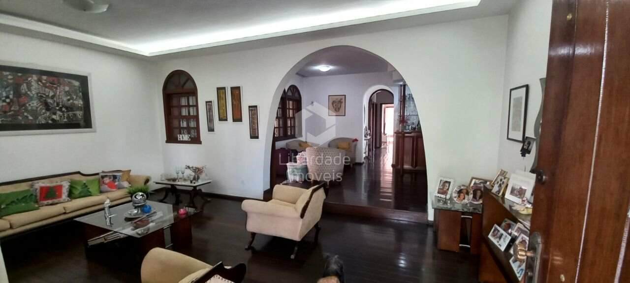 Casa Duplex à venda, 4 quartos no Colégio Batista.: NULL