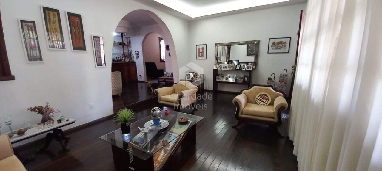 Casa Duplex à venda, 4 quartos no Colégio Batista.: NULL