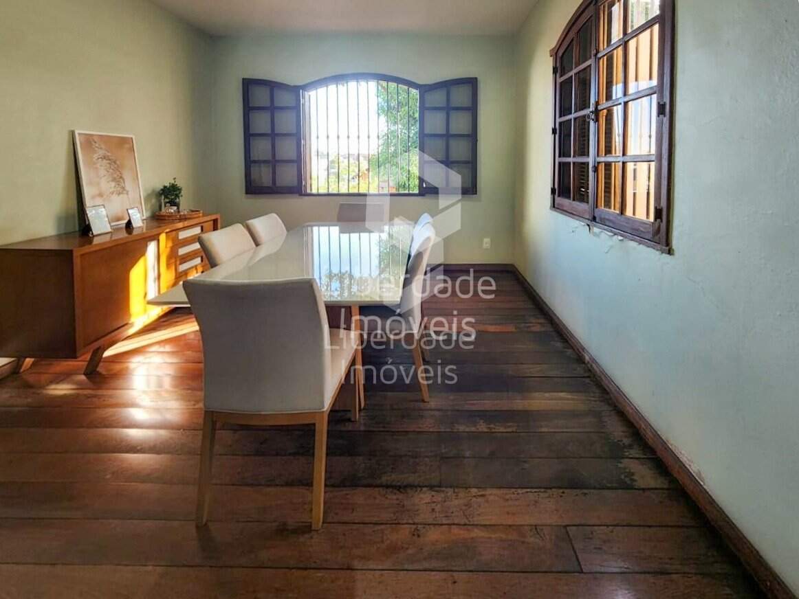 Casa à venda, 4 quartos no Caiçara.: 
