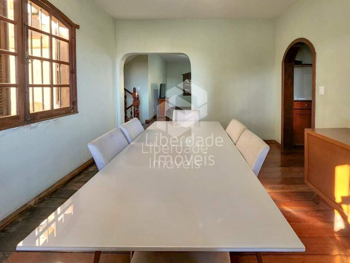 Casa à venda, 4 quartos no Caiçara.: 