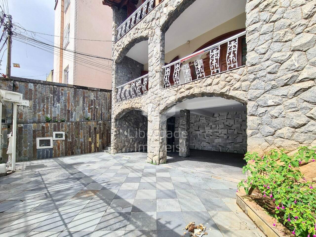Casa comercial para aluguel, 6 quartos no Caiçara.: 