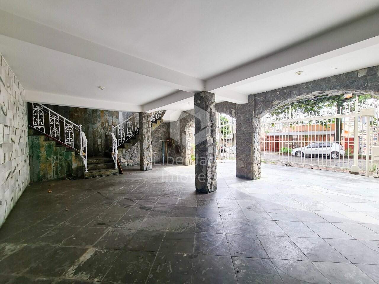 Casa comercial para aluguel, 6 quartos no Caiçara.: 