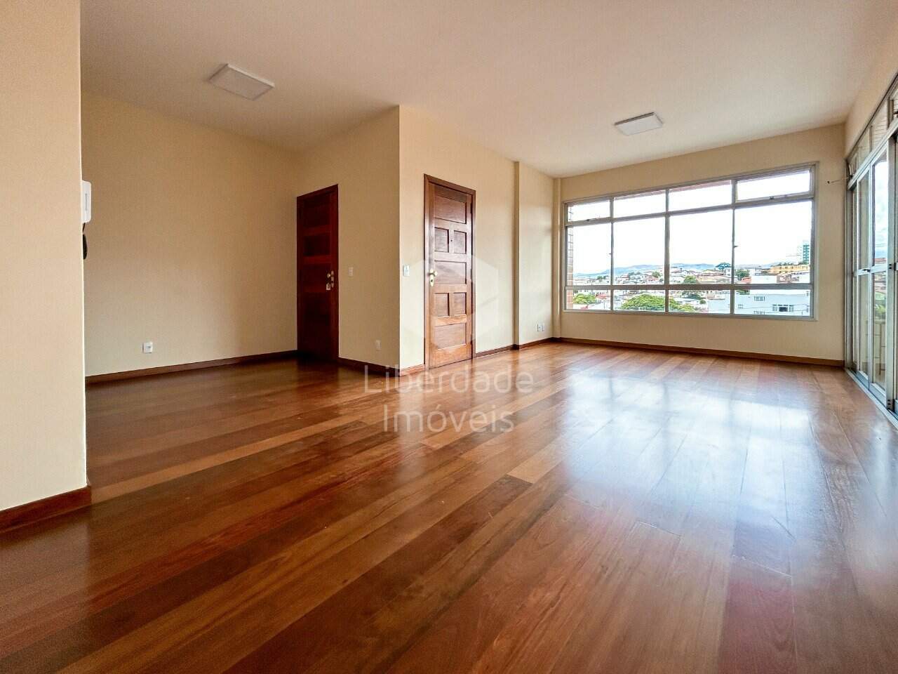 Apartamento para aluguel, 3 quartos no Caiçara.: 