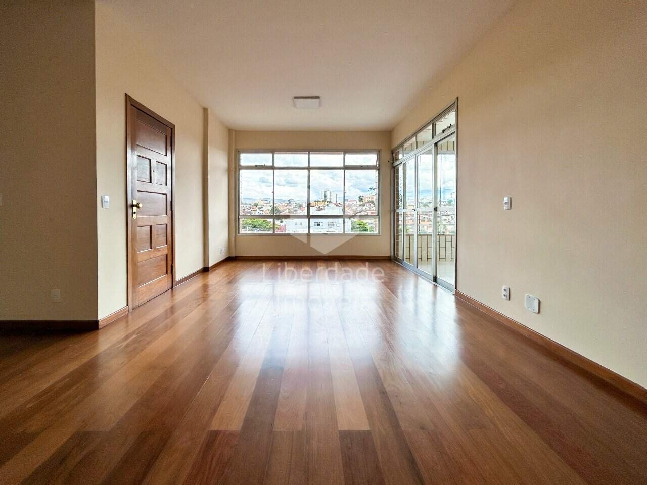 Apartamento para aluguel, 3 quartos no Caiçara.: 