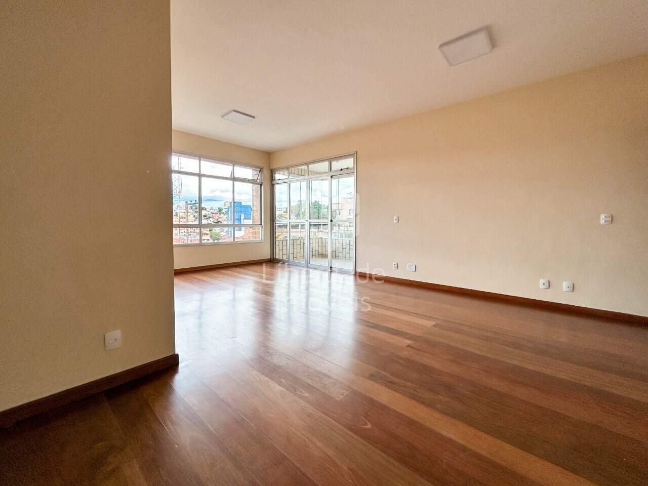 Apartamento para aluguel, 3 quartos no Caiçara.: 
