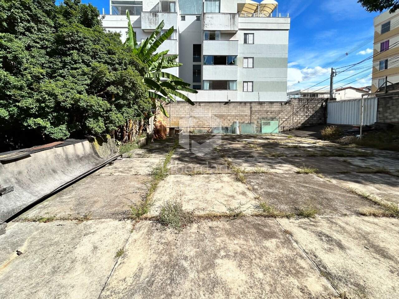 Lote à venda, no Carlos Prates.: 