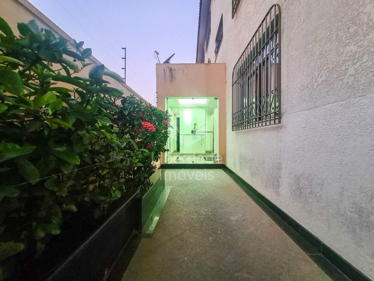 https://cdn.imoview.com.br/liberdadeimoveis/Imoveis/4470/if9yyq6761_49256495929dc1a01.jpg?1718956292