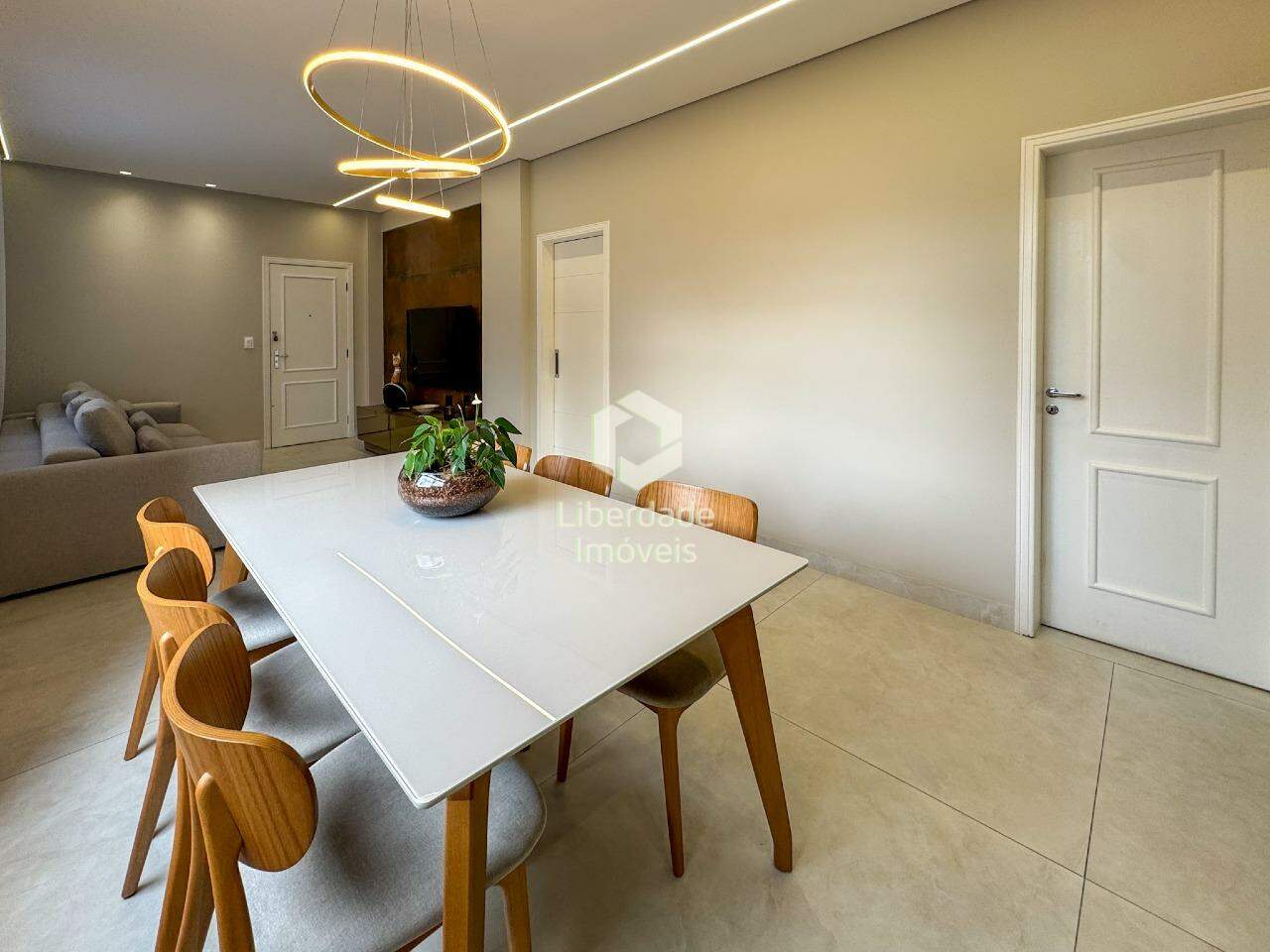 Apartamento à venda, 4 quartos no Caiçara.: 