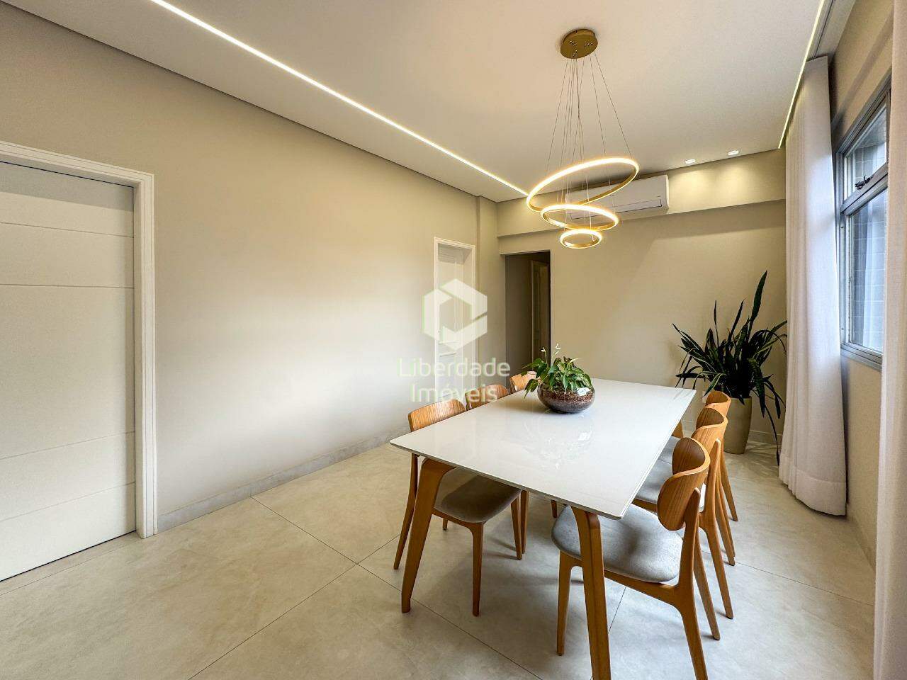 Apartamento à venda, 4 quartos no Caiçara.: 