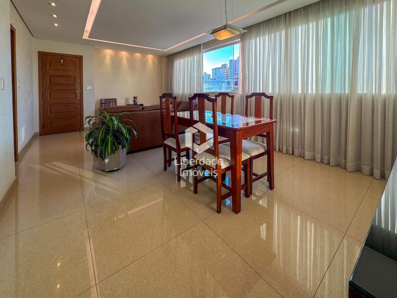Cobertura à venda, 4 quartos no Padre Eustáquio.: 