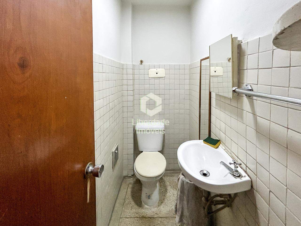 Sala à venda, no Centro.: 