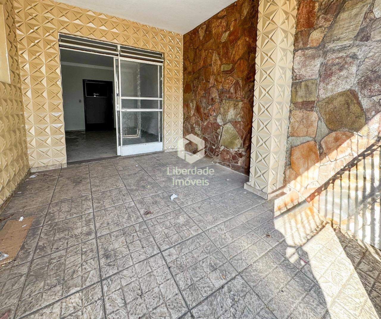 Casa à venda, 4 quartos no Caiçara.: 