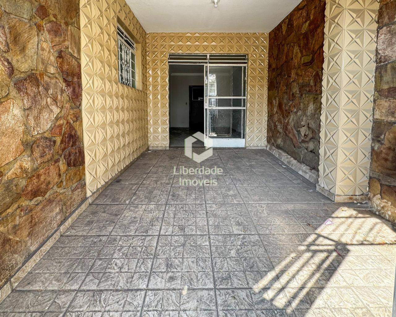 Casa à venda, 4 quartos no Caiçara.: 