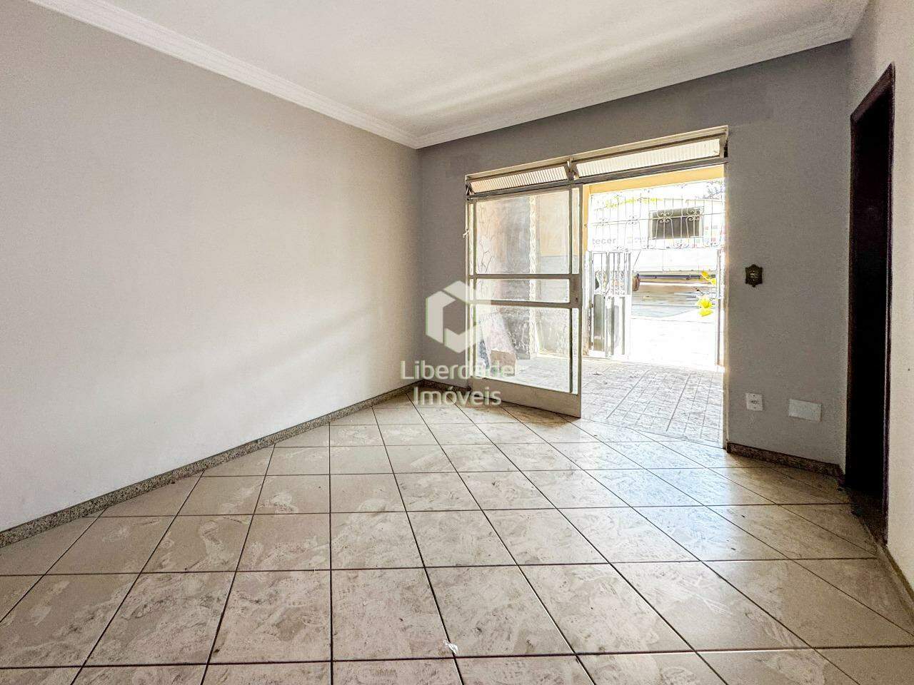 Casa à venda, 4 quartos no Caiçara.: 