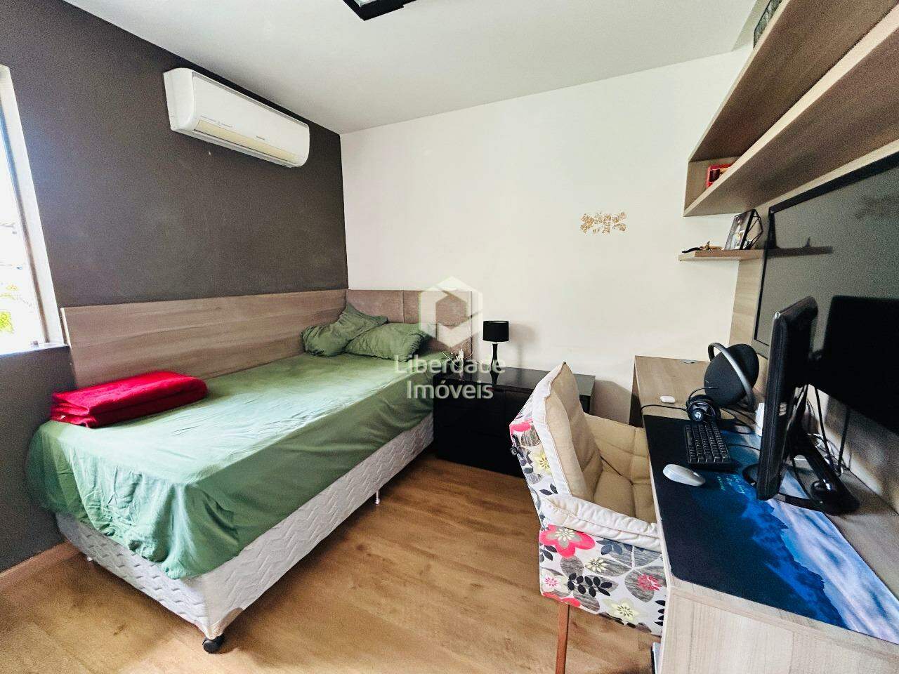 Casa à venda, 4 quartos no Caiçara.: 