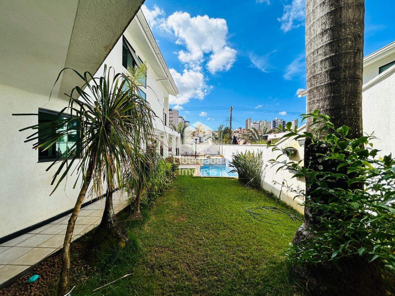 Casa à venda, 4 quartos no Caiçara.: 