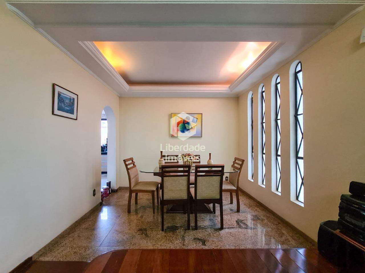 Casa à venda, 4 quartos no Caiçara.: 