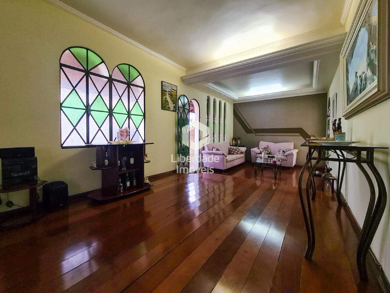 Casa à venda, 4 quartos no Caiçara.: 