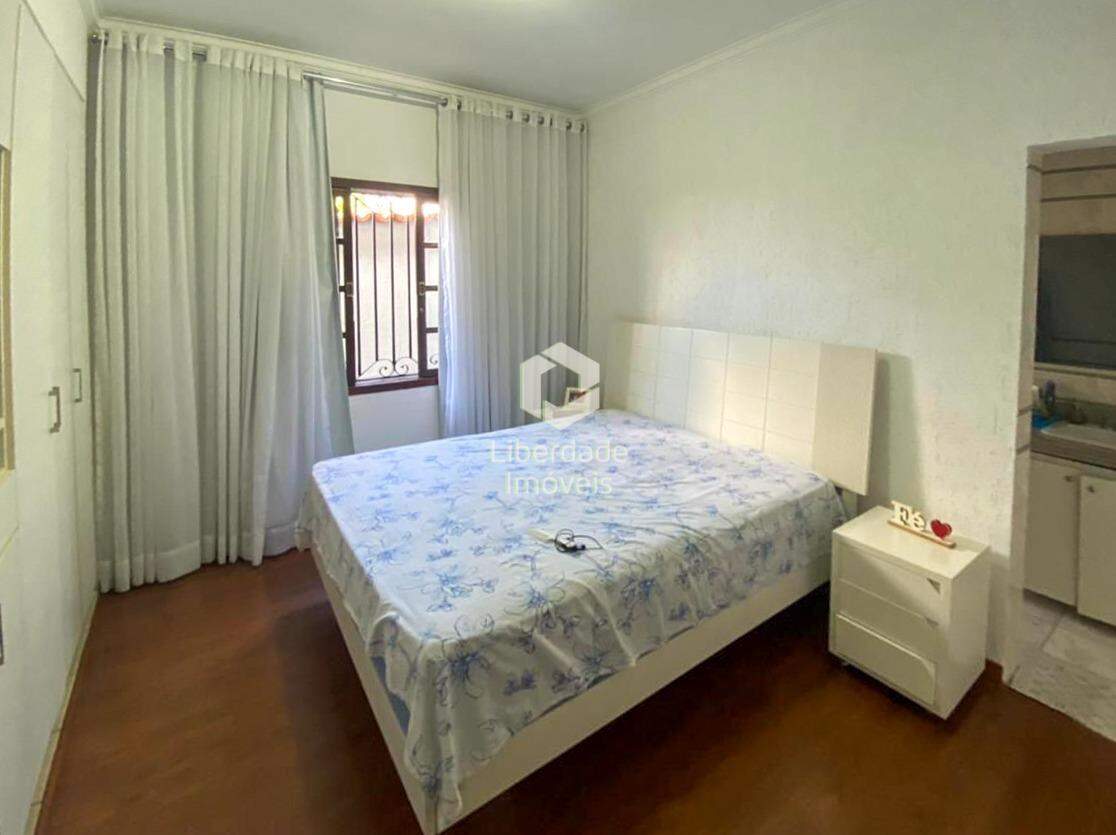 Casa à venda, 4 quartos no Caiçara.: 