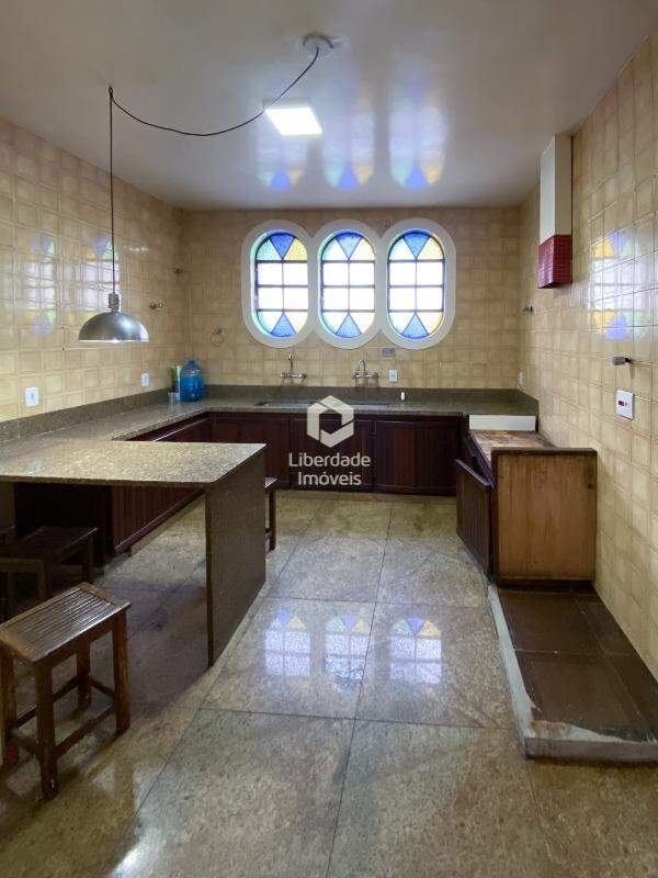 Casa à venda, 6 quartos no Caiçara.: 