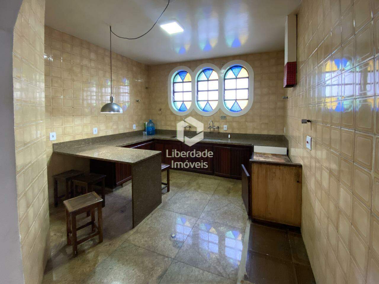 Casa à venda, 6 quartos no Caiçara.: 