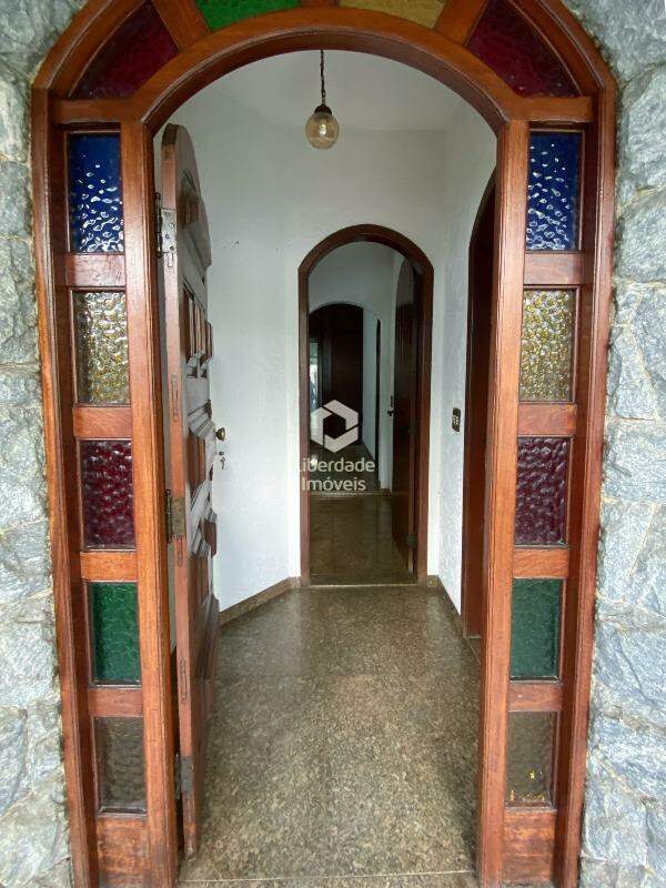 Casa à venda, 6 quartos no Caiçara.: 