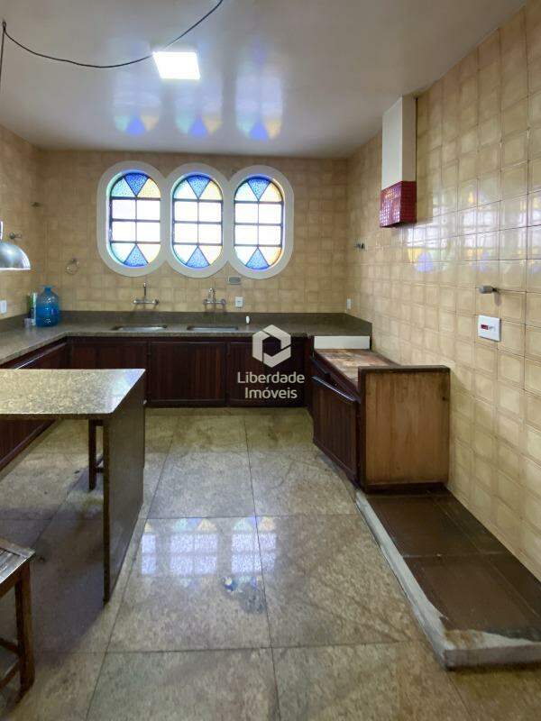 Casa à venda, 6 quartos no Caiçara.: 