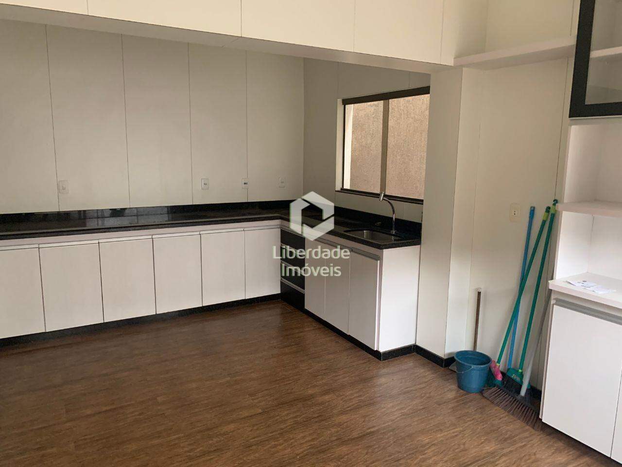 Casa à venda, 4 quartos no Caiçara.: 