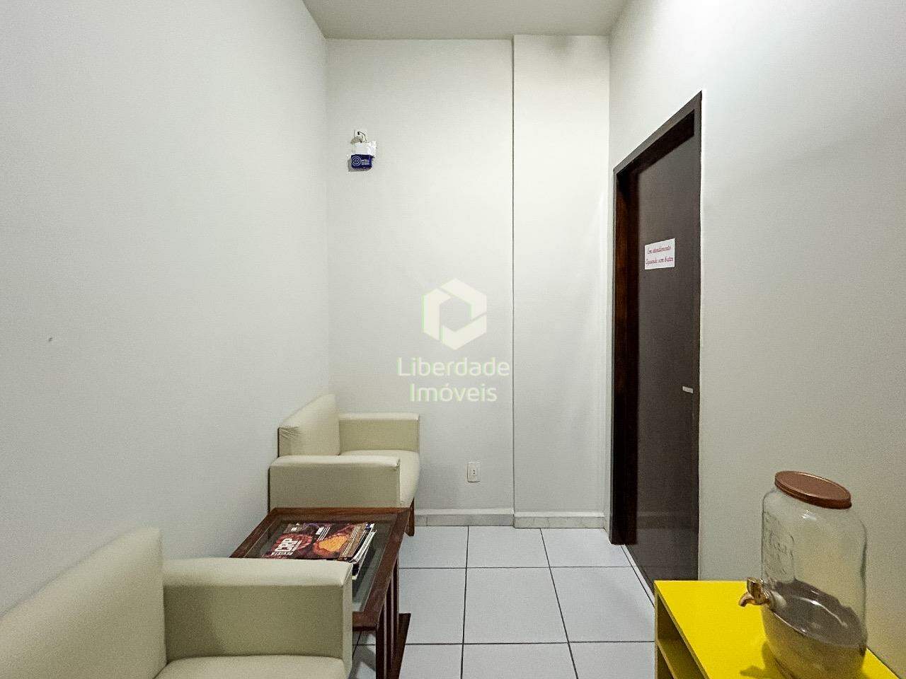 Sala à venda, no Padre Eustáquio.: 