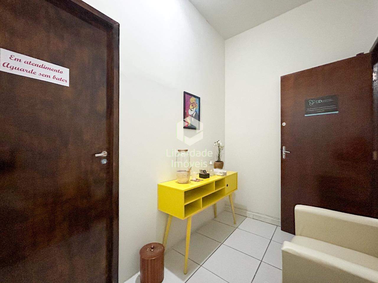 Sala à venda, no Padre Eustáquio.: 