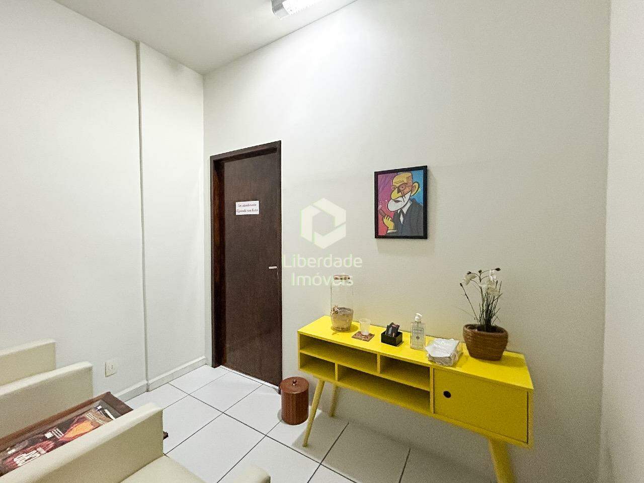 Sala à venda, no Padre Eustáquio.: 