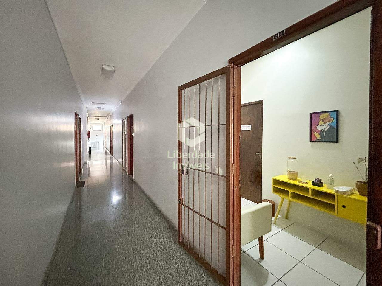 Sala à venda, no Padre Eustáquio.: 