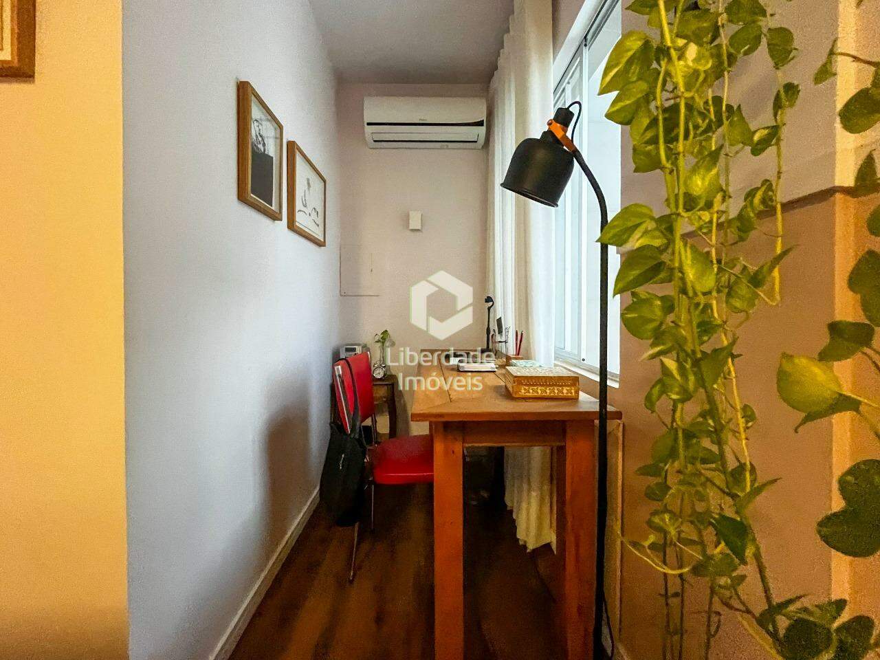 Sala à venda, no Santa Efigênia.: 