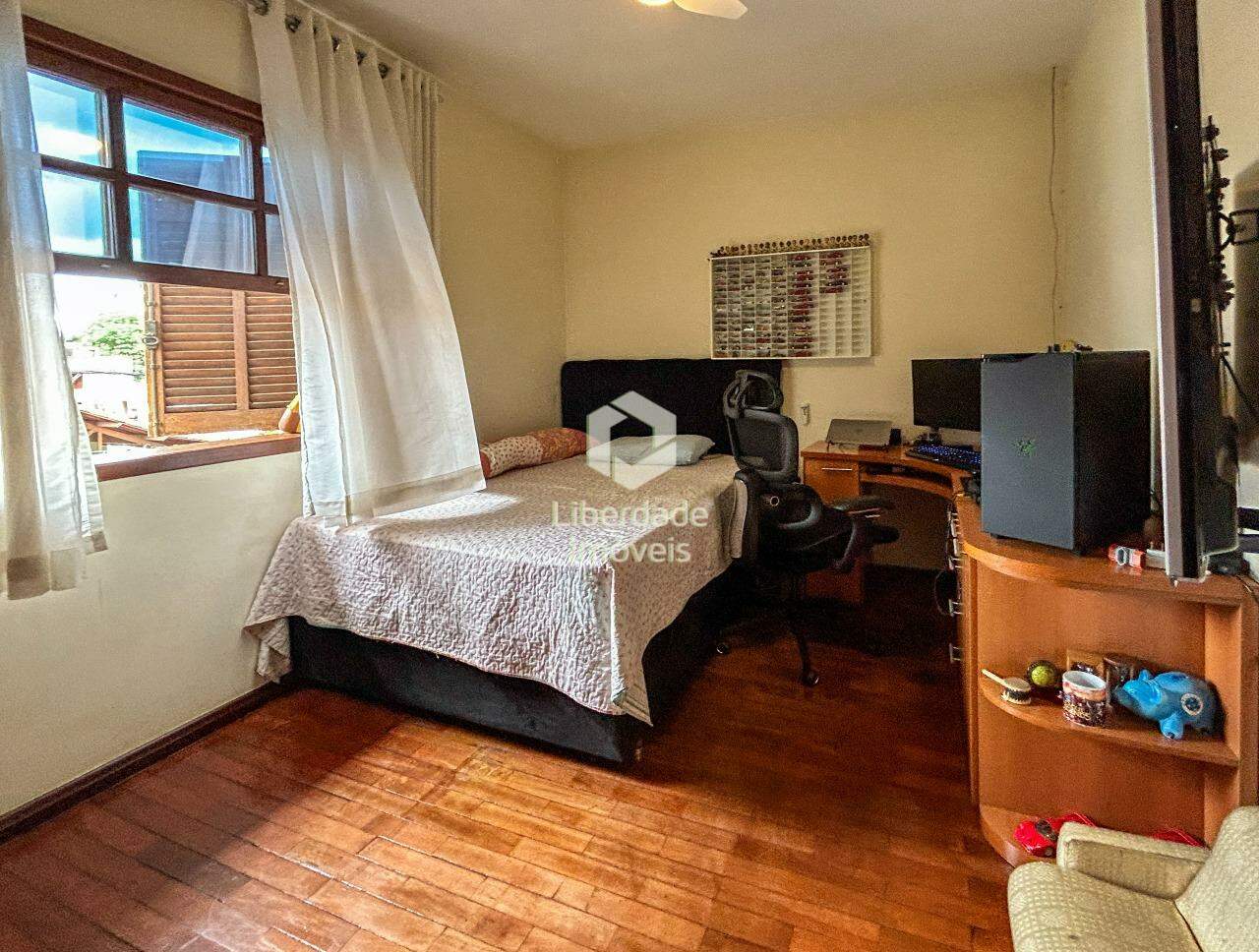 Casa à venda, 3 quartos no Caiçara.: 