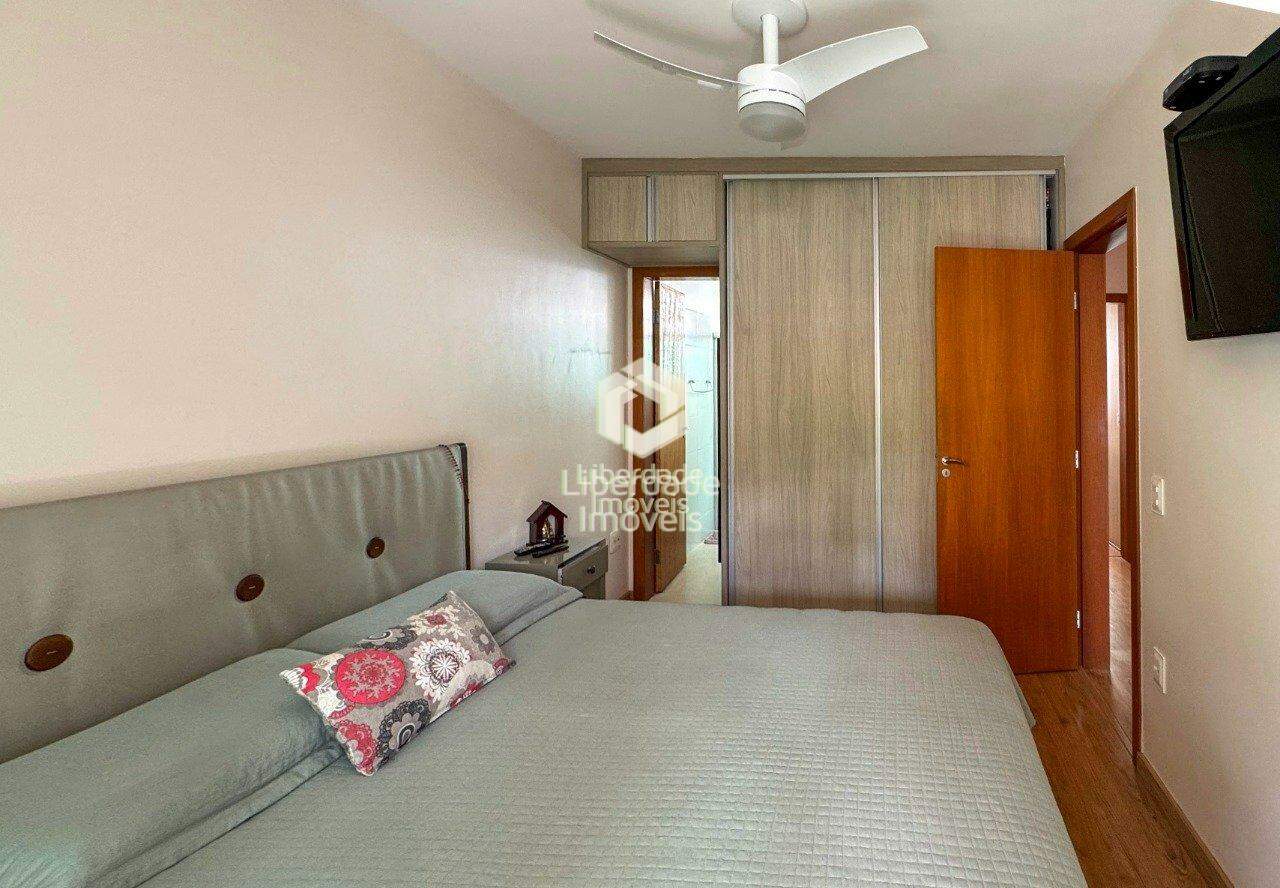 Casa geminada à venda, 3 quartos no Caiçara.: 