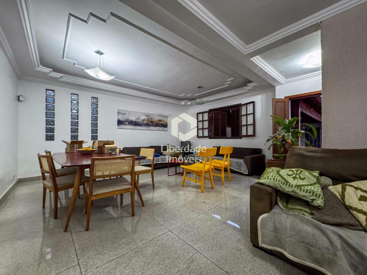Casa à venda, 4 quartos no Caiçara.: 