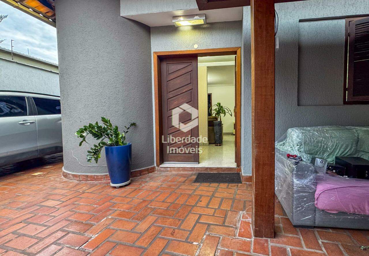 Casa à venda, 4 quartos no Caiçara.: 