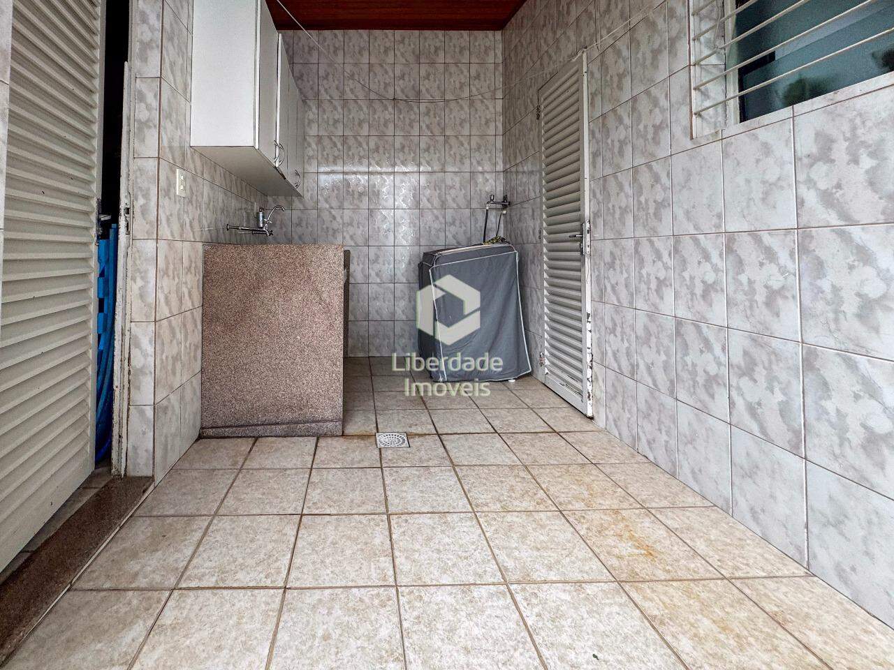 Casa à venda, 4 quartos no Caiçara.: 