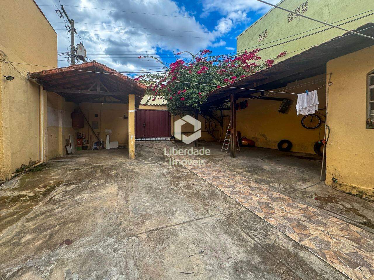 Casa à venda, 4 quartos no Caiçara.: 