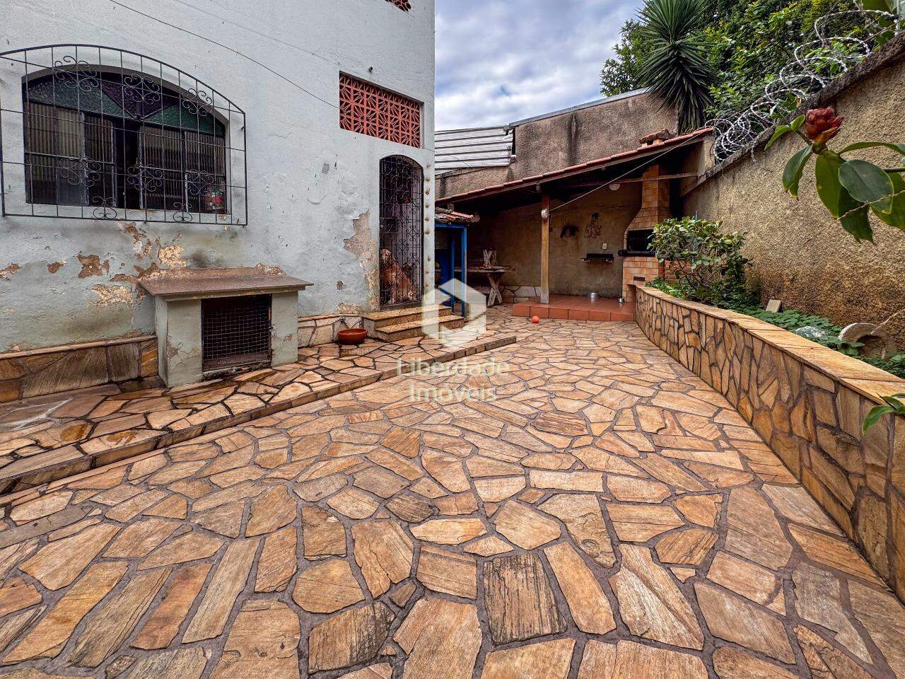 Casa à venda, 4 quartos no Padre Eustáquio.: 