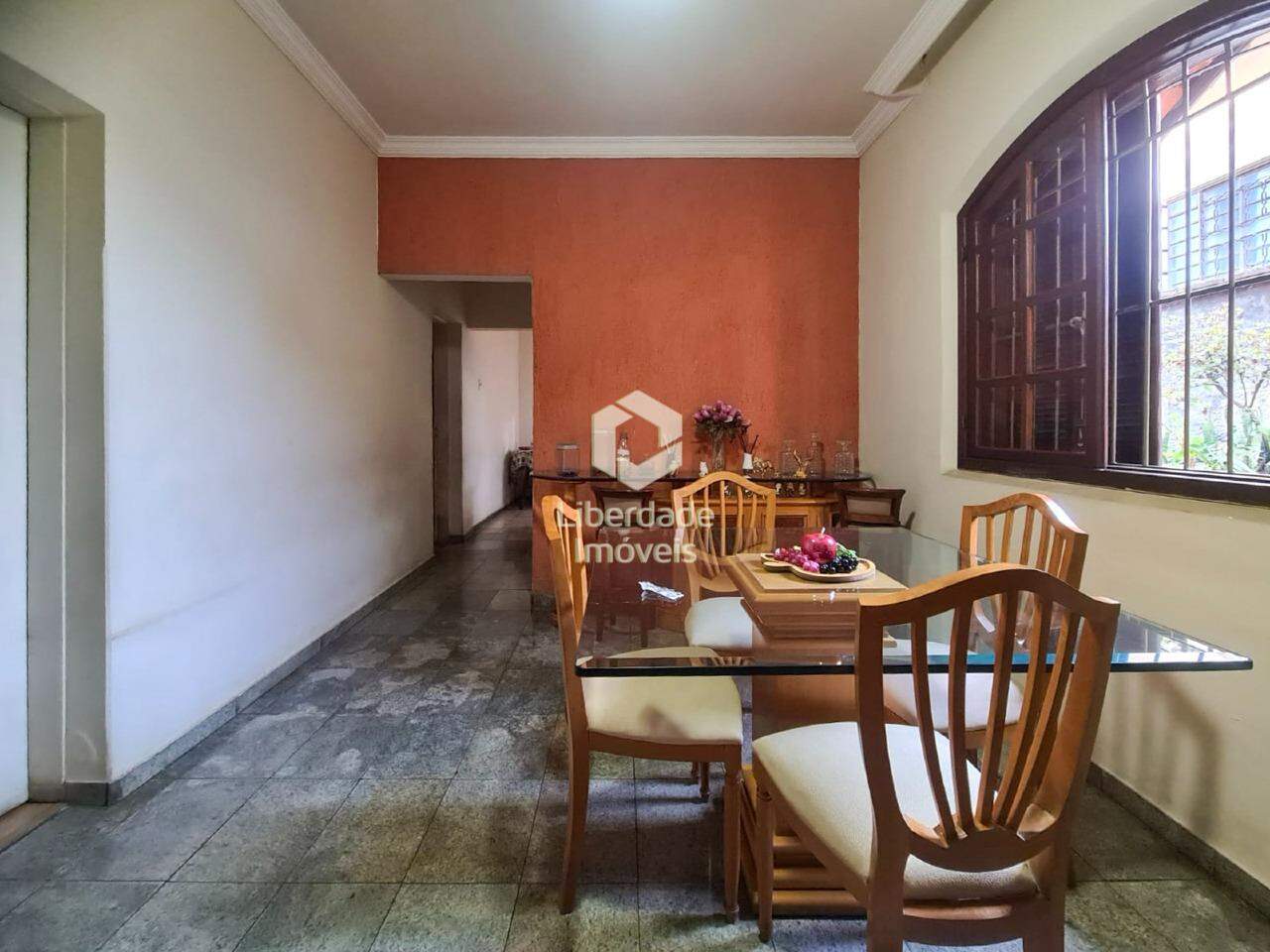 Casa à venda, 4 quartos no Caiçara.: 