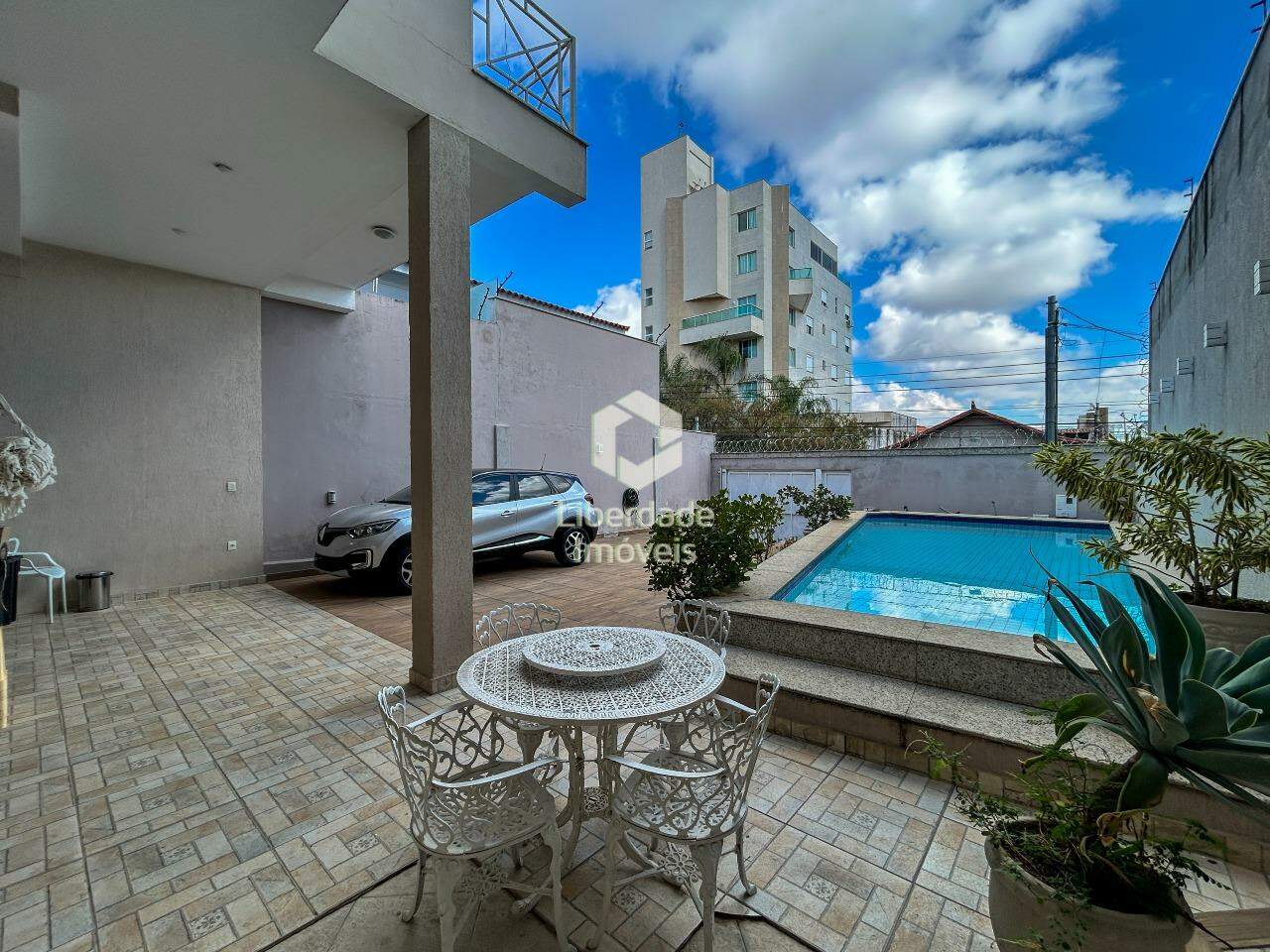 Casa à venda, 4 quartos no Caiçara.: 