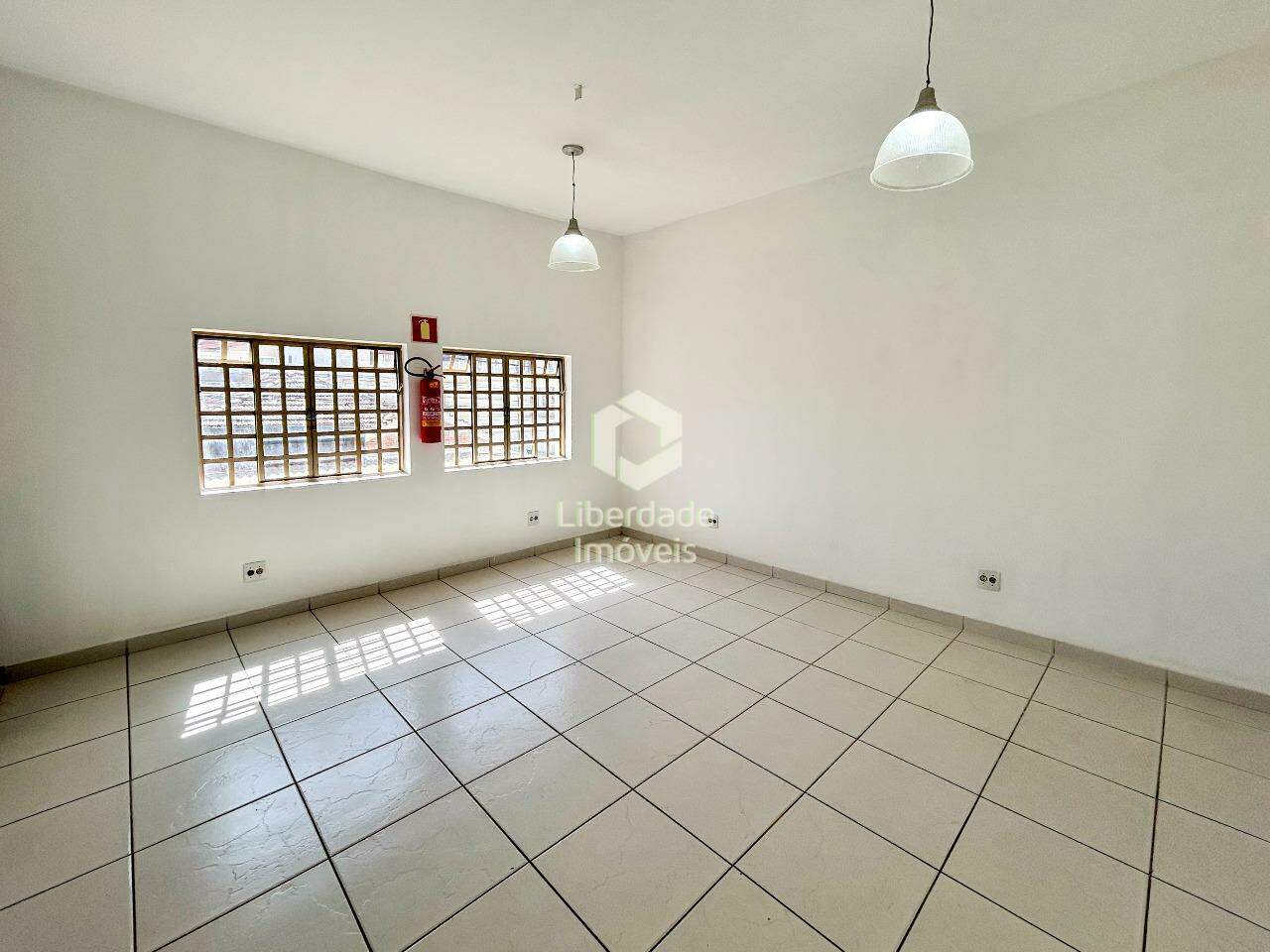 Loja para aluguel, no Prado.: 