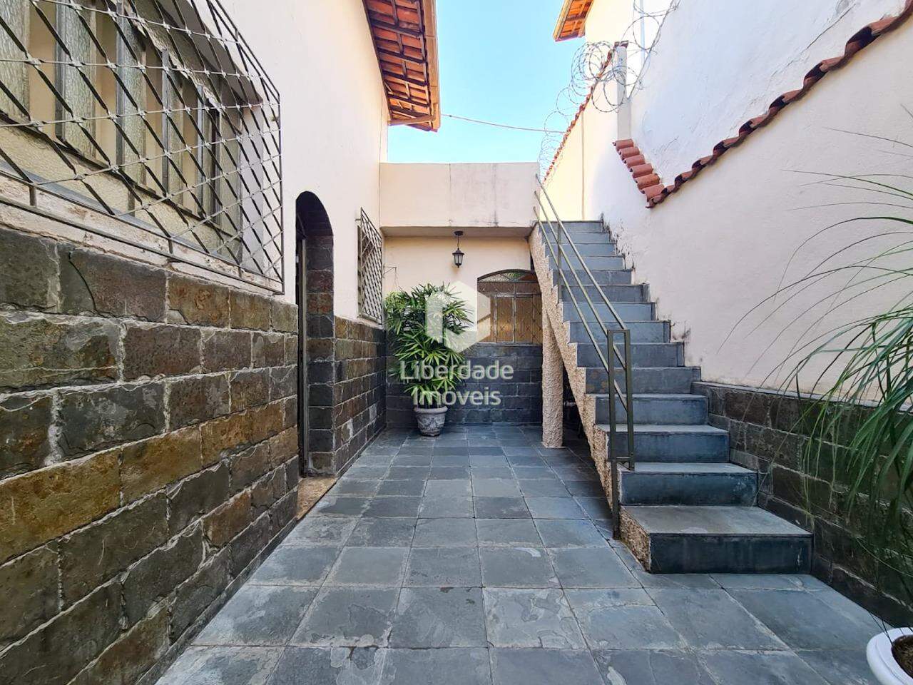 Casa à venda, 3 quartos no Caiçara.: 