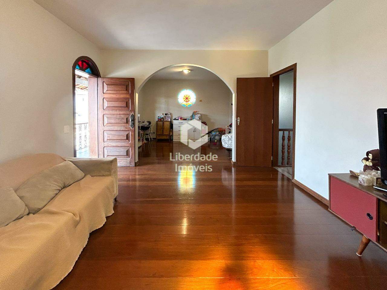 Casa à venda, 3 quartos no Caiçara.: 